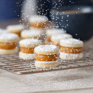 CAJA MINI ALFAJORES - PAULA BENITEZ